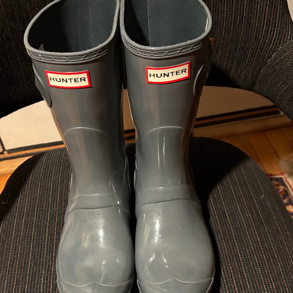 Hunter Classic Gray Boots. mid height
